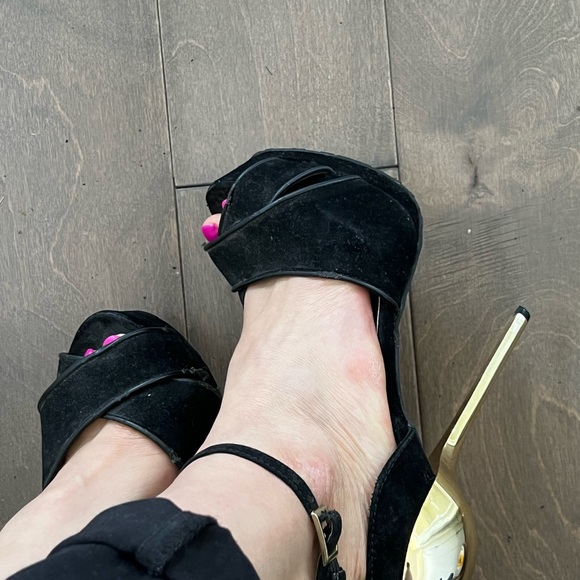 3/$30 (bundle) Black velvet heel - Picture 11 of 12